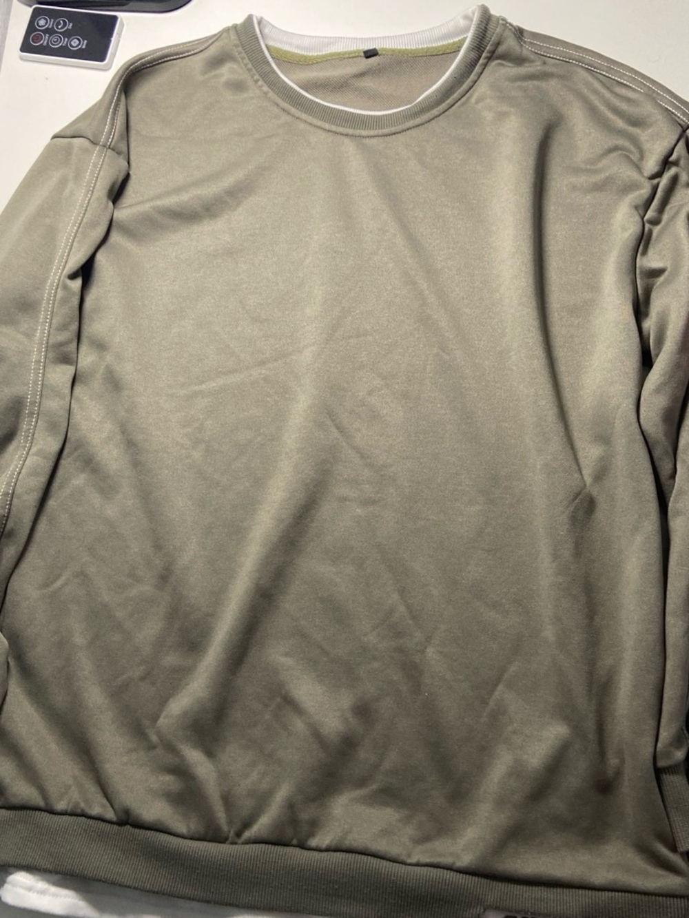SHEIN Men's Crewneck Sweatshirt in Olive Green